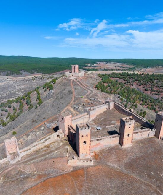 Castillos y fortalezas del Sistema Ibérico Sur: guardianes de frontera